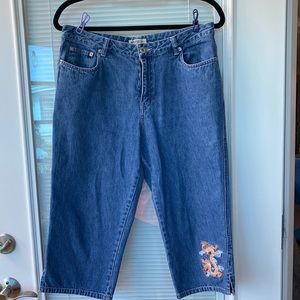 Aeropostale dragon Jean Capri